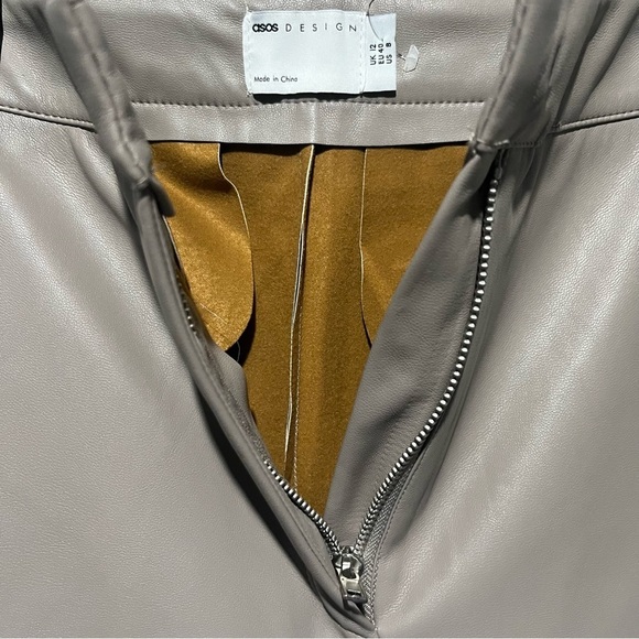 ASOS- NEW Straight Leg Neutral Faux Leather pants in Size U.S 8 - Picture 4 of 8